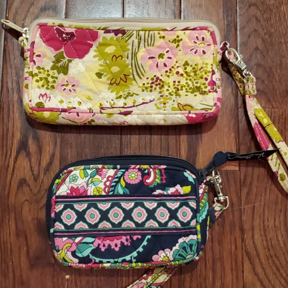 2 Vera Bradley wristlet, good condition.
